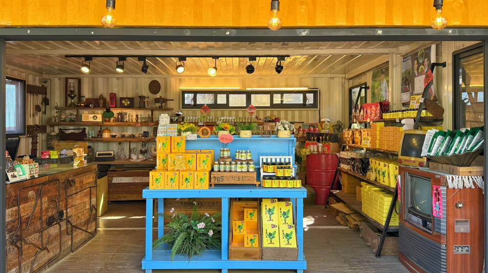 苗栗美食【鍾鼎山林】雲海景點咖啡廳‧老薑蒸足浴,很推!