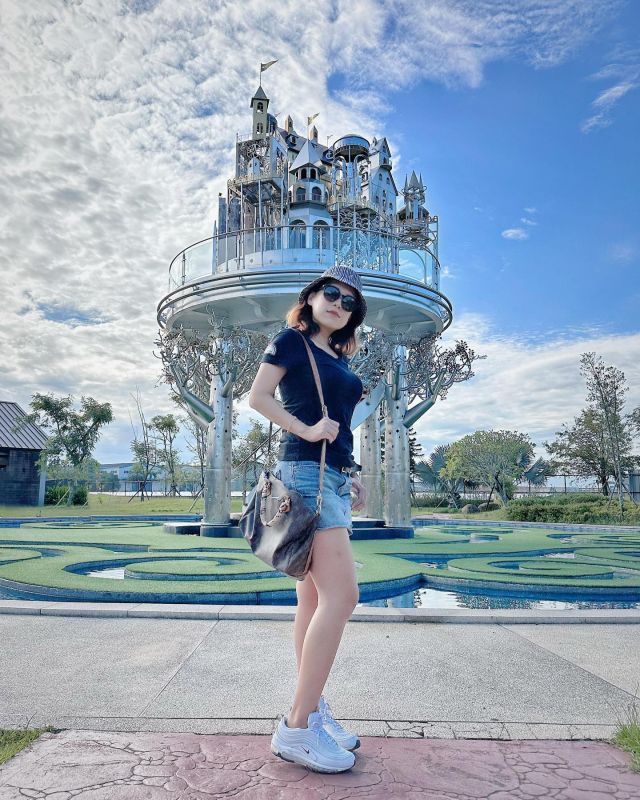 📍#赫蒂法莊園
夢想城堡真的很好拍！
定時（約5～8分鐘）會噴水霧⋯
讓城堡整個變得很夢幻～

#ann榜哥生活事務所 #ann榜哥生活分享 #ann榜哥愛分享 #台灣 #台灣景點 #宜蘭 #宜蘭景點